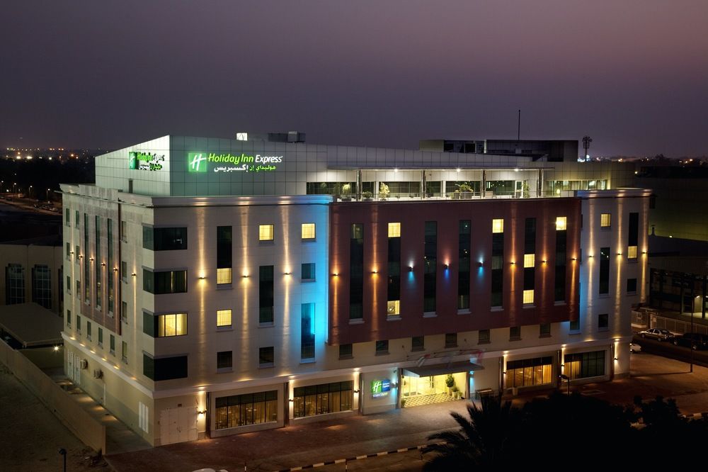Holiday Inn Express Dubai Safa Park image 1
